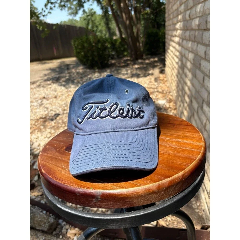 Lot of 2 Titleist Adjustable Golf Baseball Caps Navy Gray Blue Embroidered Logo